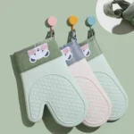 2Pcs Thickened Silicone Insulation Gloves Heat Resistant Cartoon Bear Kitchen Hand Clamps Non-slip Stain-resistant Oven Mitts